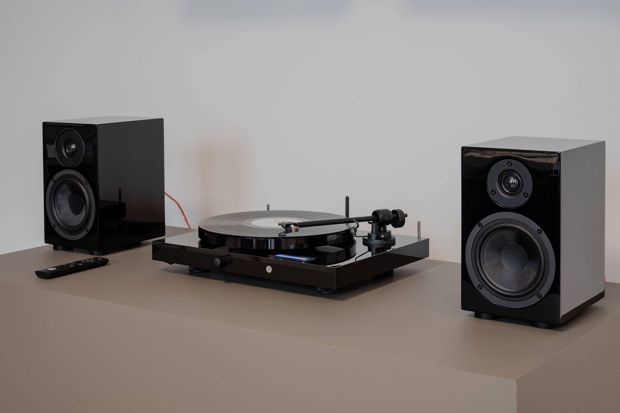 All-in-one turntable & bluetooth Hi-fi system